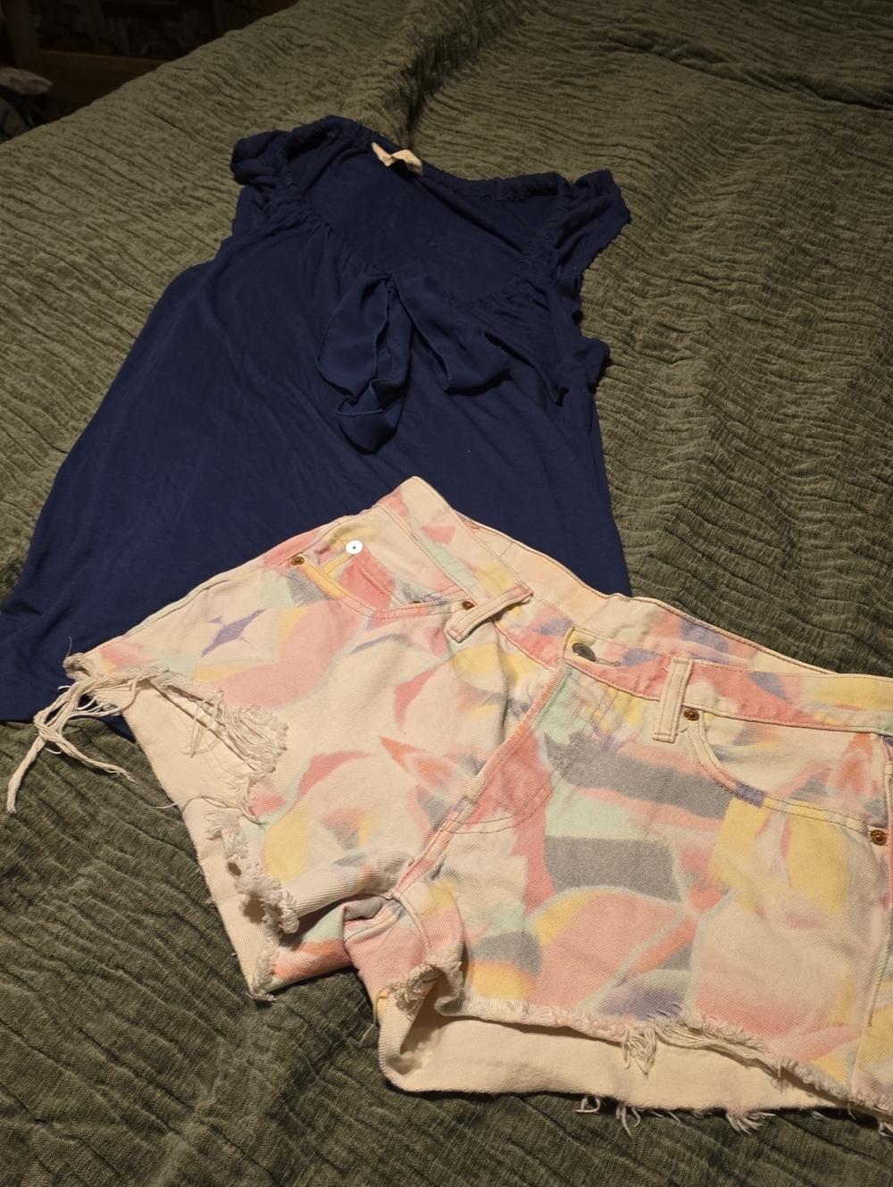 Navy Ruffle Tie-Front Tank With Levi Like Brand New Shorts Medium